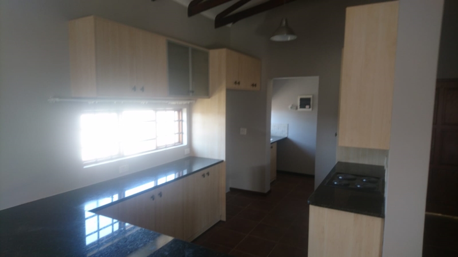 To Let 3 Bedroom Property for Rent in Hillside Free State